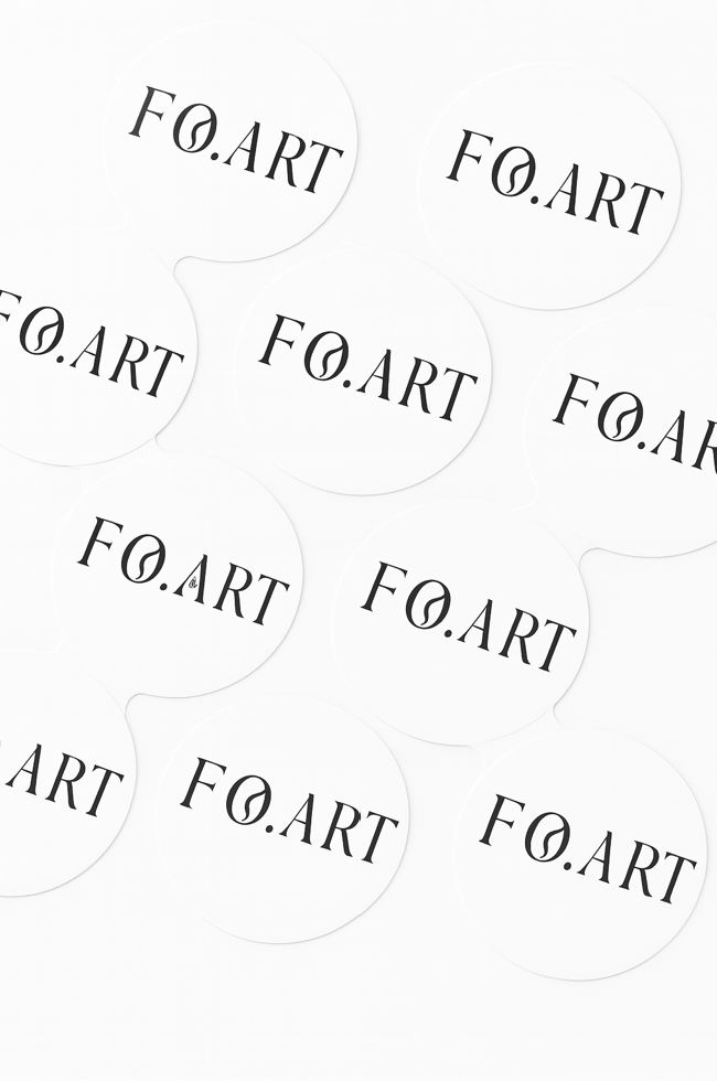 We can customize stickers for closing your packaging